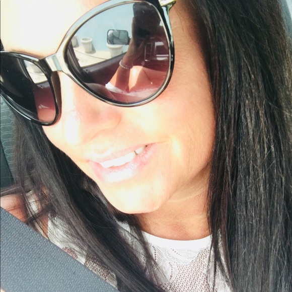 Meet your Posher, Dianna - Picture 3 of 8